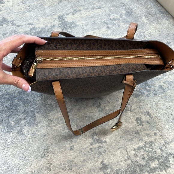 MICHAEL Michael Kors Hayley Large Signature Print Tote Bag MK Logo Brown - Picture 13 of 17
